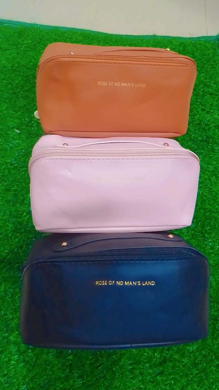 Large Capacity Travel Cosmetic Bag | Black