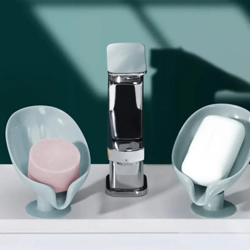 Leaf-Shape Self-Draining Soap Holder – Decorative 45° Slanted Hydraulic Soap Dish with Suction Base