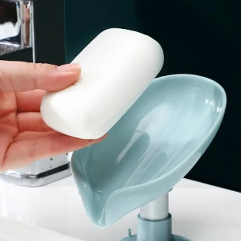 Leaf-Shape Self-Draining Soap Holder – Decorative 45° Slanted Hydraulic Soap Dish with Suction Base